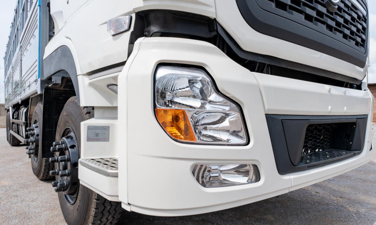 Xe tải Dongfeng L315 8x4 thùng mui 9.36m đầu cao tải 17.95 tấn Hoàng Huy