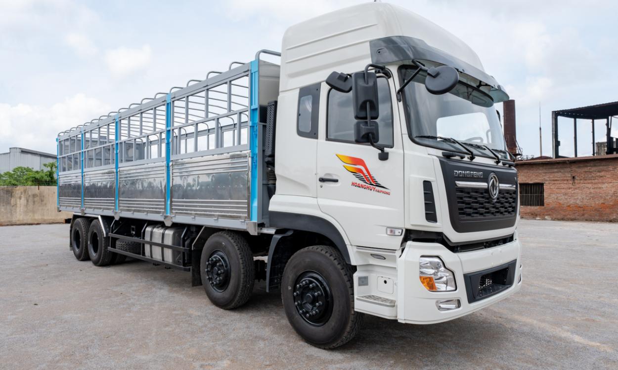 Xe tải Dongfeng L315 8x4 thùng mui 9.36m đầu cao tải 17.95 tấn Hoàng Huy