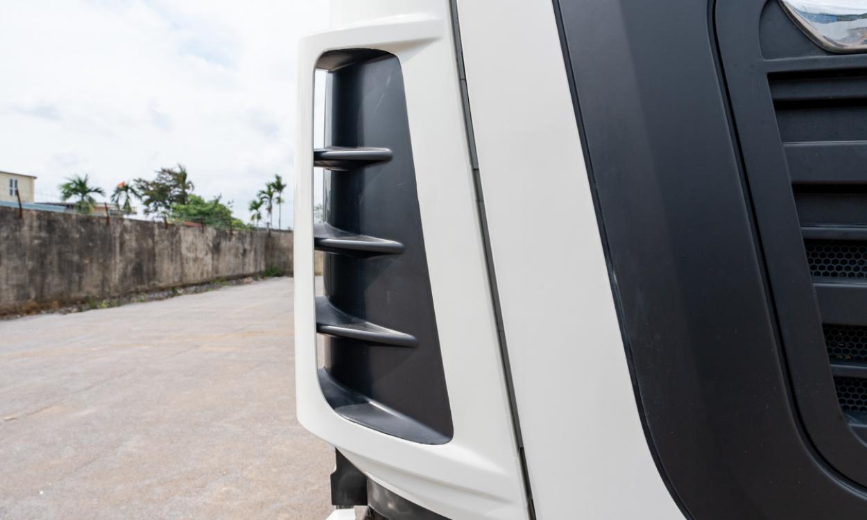 Xe tải Dongfeng L315 8x4 thùng mui 9.36m đầu cao tải 17.95 tấn Hoàng Huy