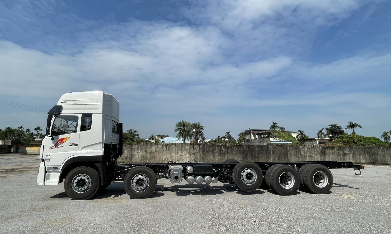 Xe tải L360 (10x4) - Đầu cao - Tải 21.45 tấn Hoàng Huy Dongfeng