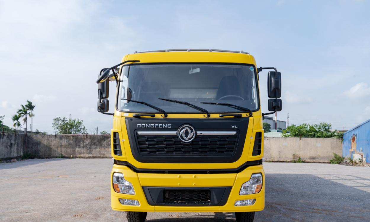 Xe tải L315 (8x4) thùng mui 9.5M - Đầu thấp - Tải 17.95 tấn Hoàng Huy Dongfeng