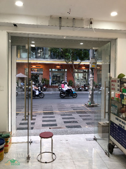 Nội thất Việt Decor khảo sát lên phương án thiết kế, thi công nội thất, hoàn thiện, biển hiệu cửa hàng thời trang consolism quận 1 hồ chí minh