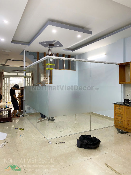 Nội thất Việt Decor thiết kế thi công nội thất, hoàn thiện trung tâm luyện chữ Ngân Hà thành phố Thủ Đức, thi công vách kính cường lực phòng học
