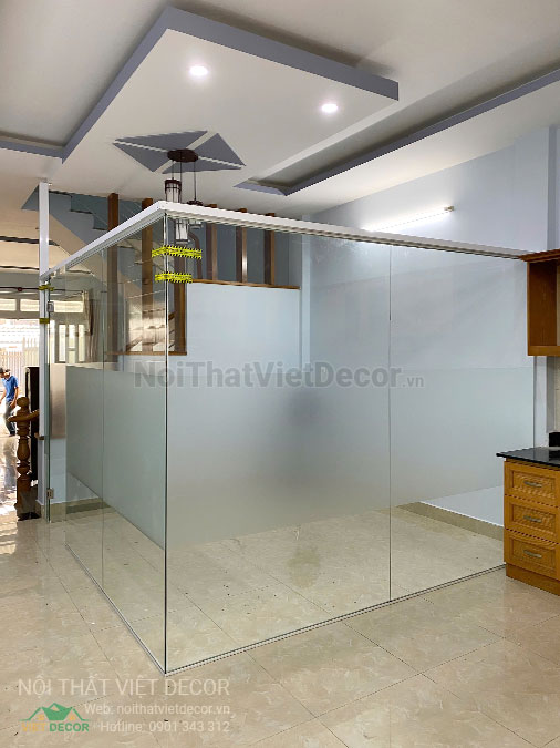 Nội thất Việt Decor thiết kế thi công nội thất, hoàn thiện trung tâm luyện chữ Ngân Hà thành phố Thủ Đức, thi công vách kính cường lực phòng học