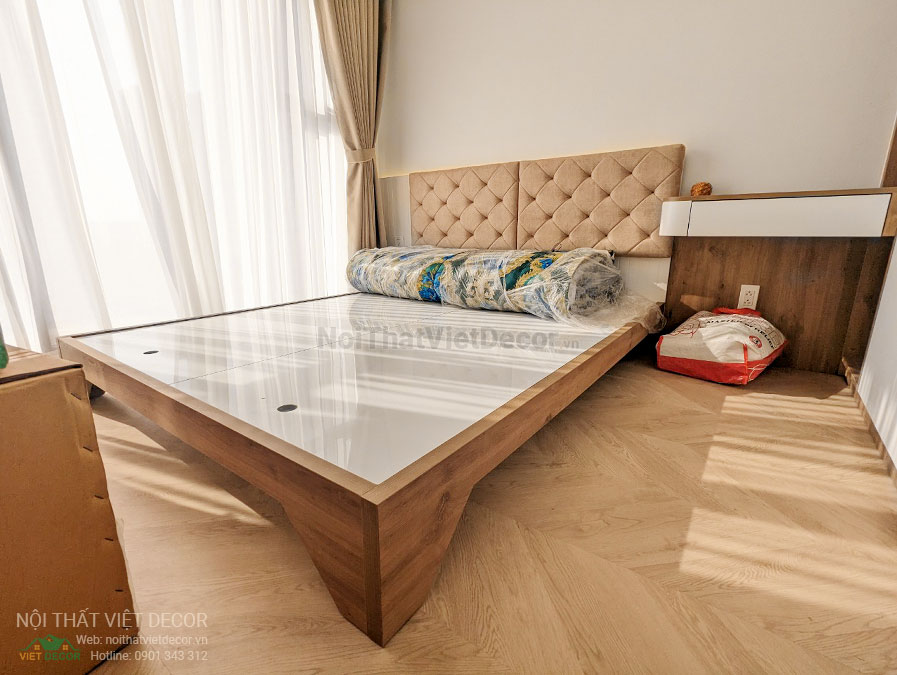 Nội Thất Việt Decor thiết kế thi công nội thất căn hộ 2 phòng ngủ chung cư Quận 9 Hồ Chí Minh, giường phòng ngủ master