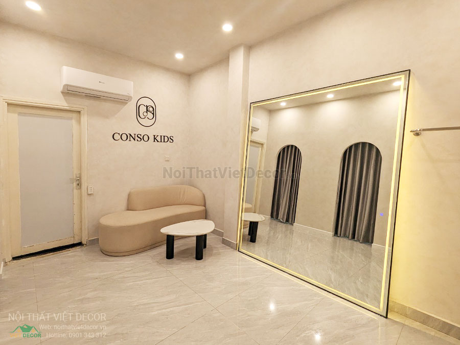 Nội thất Việt Decor thiết kế thi công nội thất, hoàn thiện cửa hàng thời trang consolism quận 1 hồ chí minh, sofa khách ngồi chờ