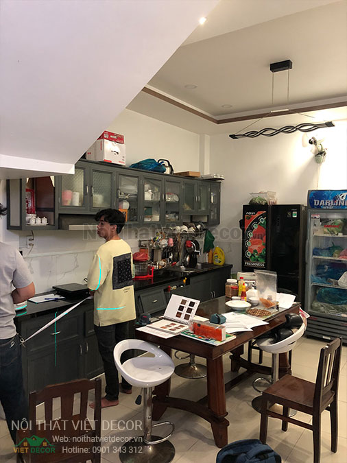 Nội thất Việt Decor thiết kế thi công tủ bếp hiện đại chữ I, gỗ công nghiệp MDF chống ẩm phủ melamine, nhựa sơn 2k An Cường quận Tân Phú Hồ Chí Minh - khảo sát hiện trạng