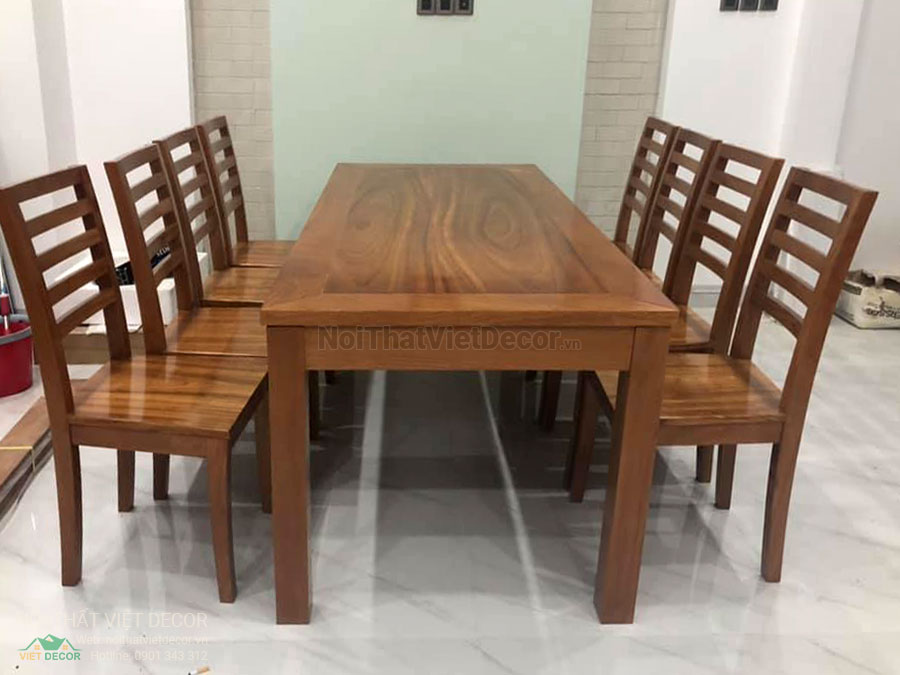 Nội Thất Việt Decor thiết kế thi công nội thất, tủ bếp gỗ sồi tự nhiên nhà ở gia đình chị Trang tại Bình Dương, bàn ăn