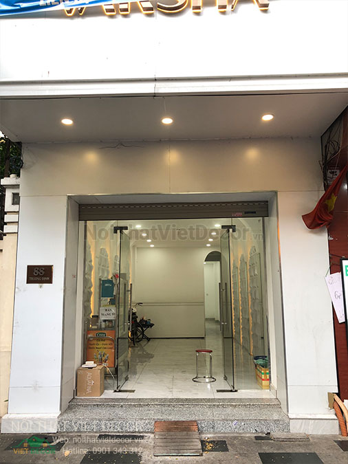Nội thất Việt Decor khảo sát lên phương án thiết kế, thi công nội thất, hoàn thiện, biển hiệu cửa hàng thời trang consolism quận 1 hồ chí minh