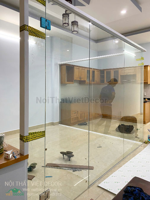 Nội thất Việt Decor thiết kế thi công nội thất, hoàn thiện trung tâm luyện chữ Ngân Hà thành phố Thủ Đức, thi công vách kính cường lực phòng học