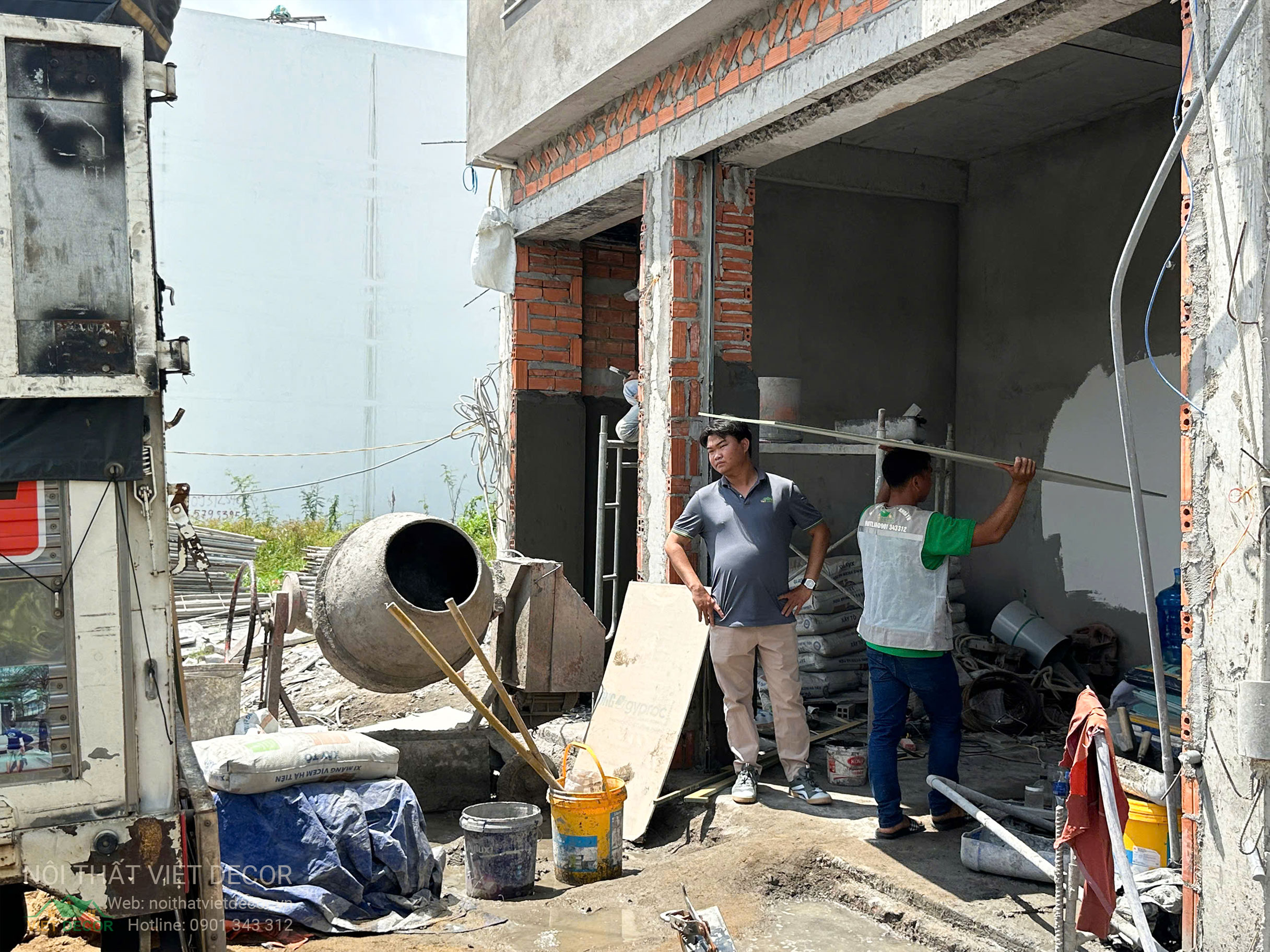 Nội Thất Việt Decor thiết kế thi công trang trí nội thất nhà phố tại phường Long Bình TP HCM, tập kết hàng