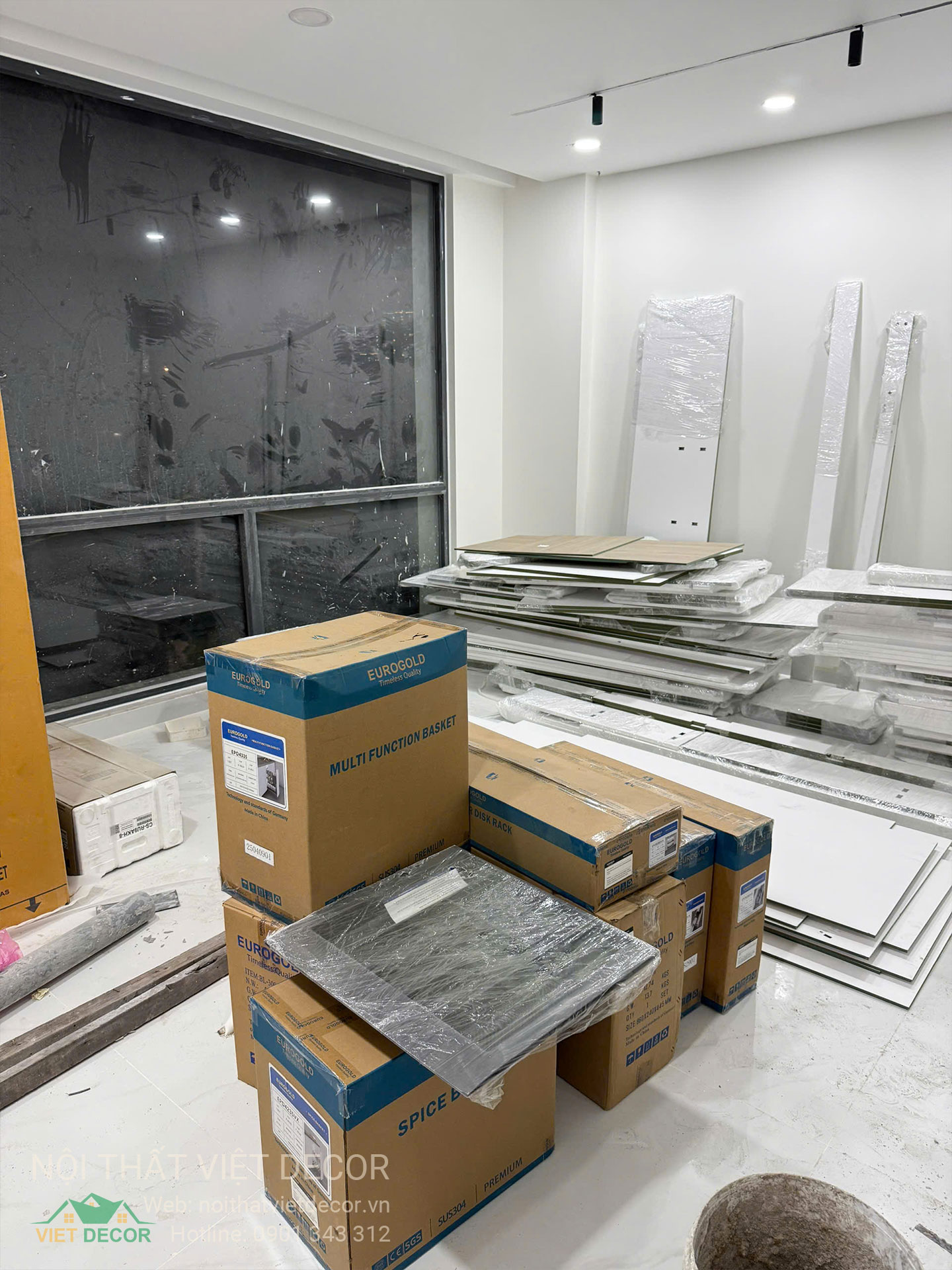 Nội Thất Việt Decor thiết kế thi công trang trí nội thất nhà phố tại phường Long Bình TP HCM, tập kết phụ kiện Eurogold