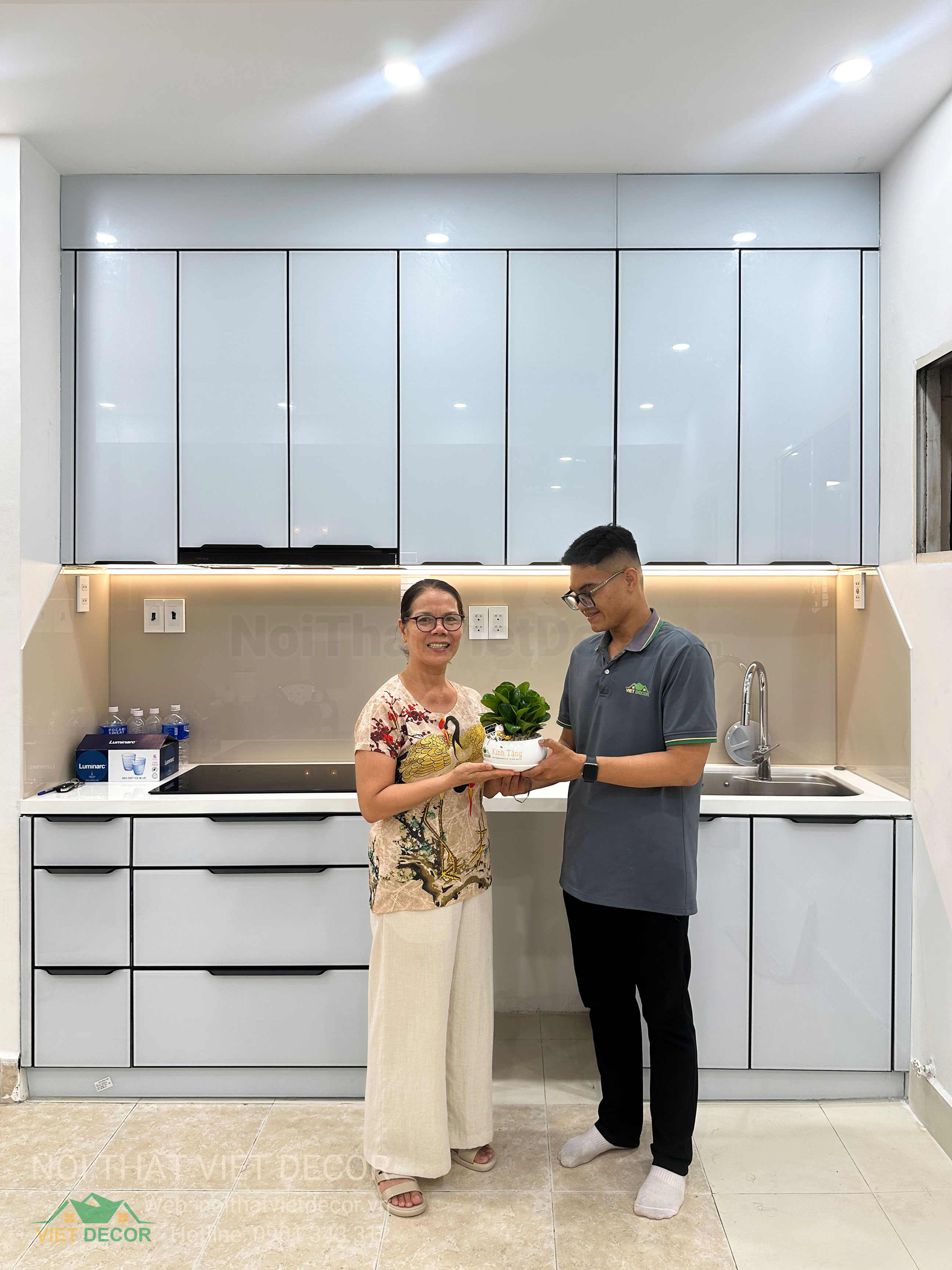 Nội Thất Việt Decor thiết kế thi công tủ bếp inox cánh kính Bình Thạnh Tp HCM