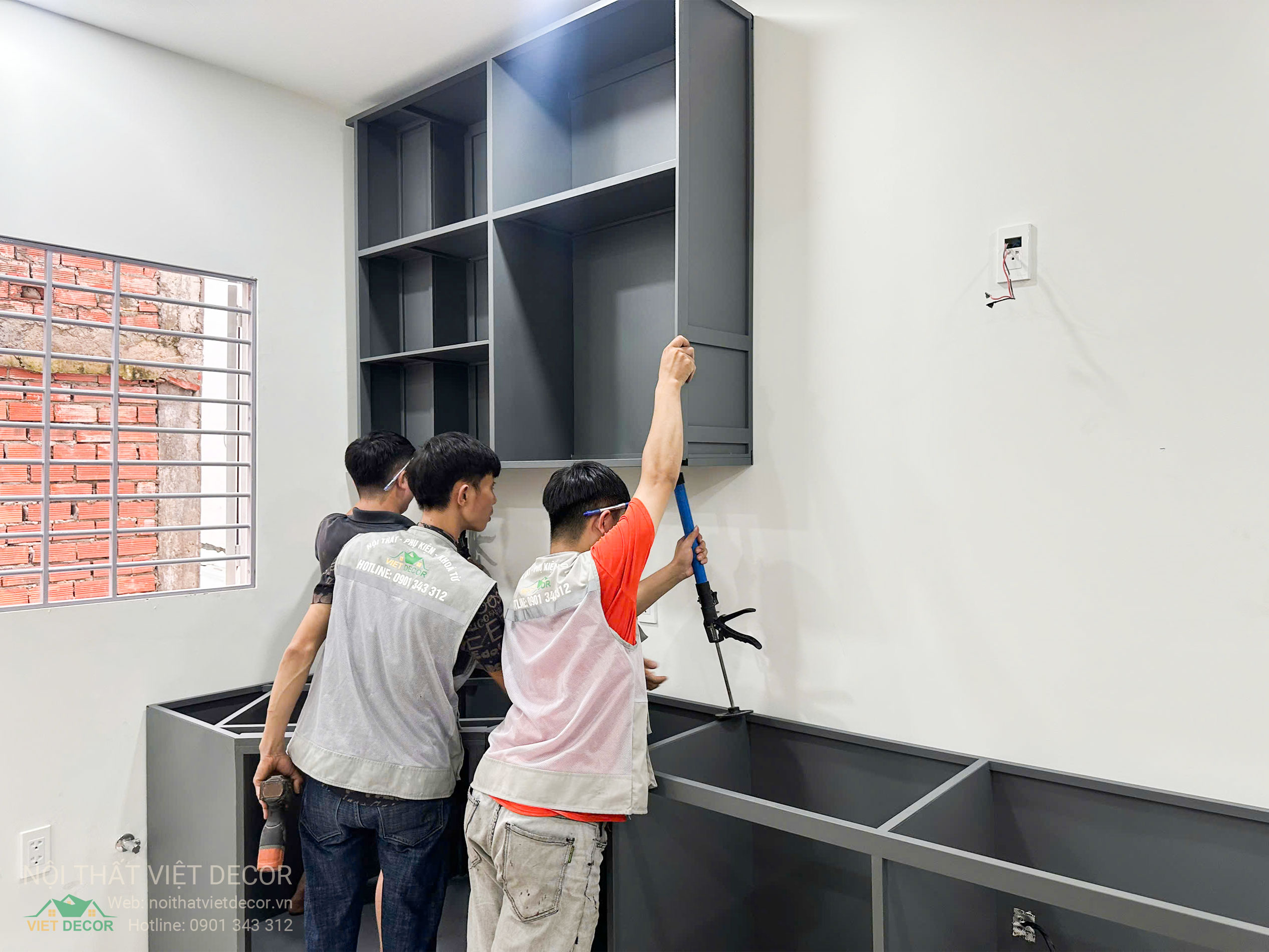 Nội Thất Việt Decor thiết kế thi công tủ bếp inox cánh kính phường Tân Hưng (quận 7) TP HCM