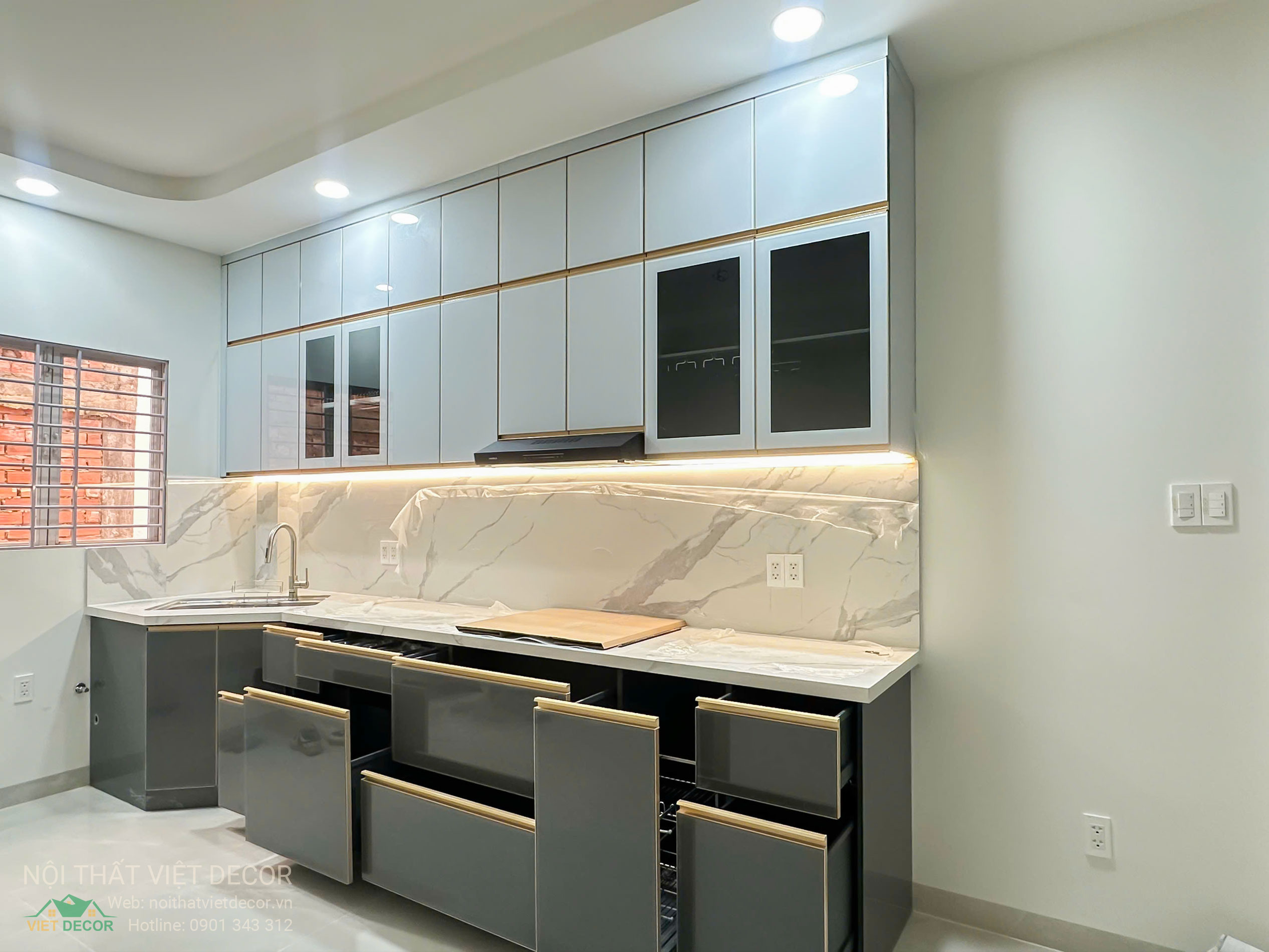 Nội Thất Việt Decor thiết kế thi công tủ bếp inox cánh kính phường Tân Hưng (quận 7) TP HCM