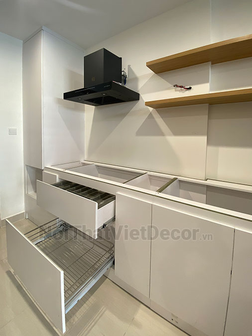 Tủ bếp hiện đại chữ I, gỗ công nghiệp An Cường MDF lõi xanh chống ẩm phủ melamine, mặt đá nhân tạo cao cấp solid surface S028 - Thi công