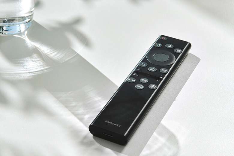 Samsung 85 inch Crystal UHD - Điều khiển Solar Cell Remote