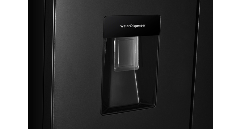 Tủ lạnh Hitachi lấy nước ngoài - Nước lạnh luôn sẵn sàng