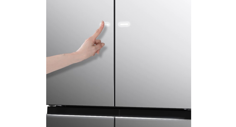 Tủ lạnh Hitachi 4 cửa - Tay nắm chiếu sáng