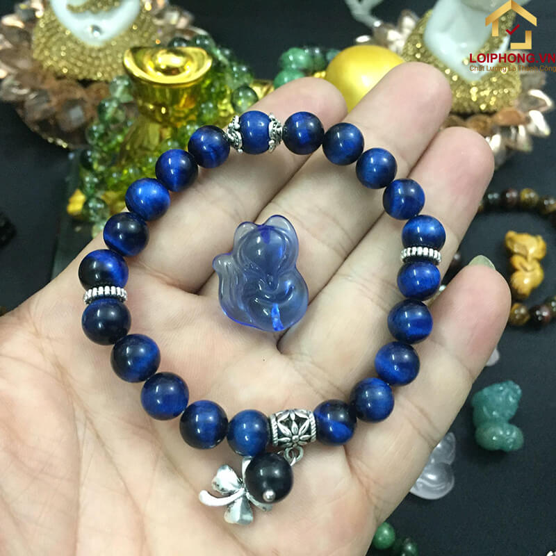 Vòng đá mặt trăng thích hợp cho người tuổi Quý Hợi giúp họ gặp được nhiều may mắn và tài lộc