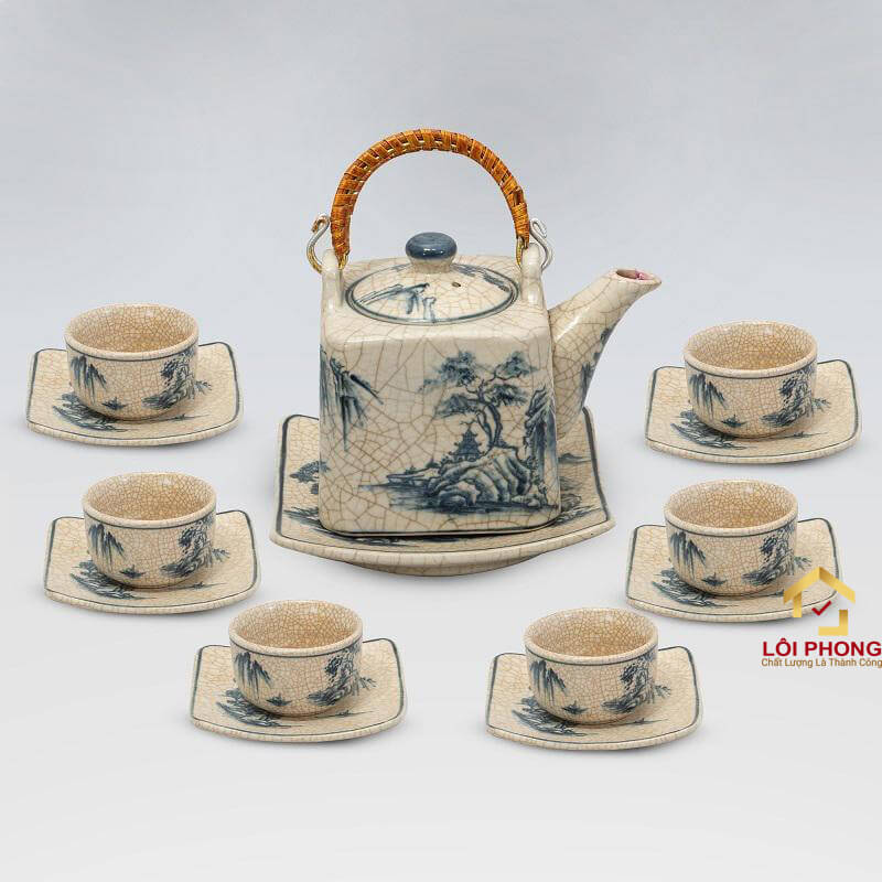 Bình trà gốm được làm từ đất sét