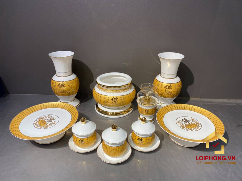 Bộ đồ thờ đầy đủ 9 món bằng sứ tại Lôi Phong
