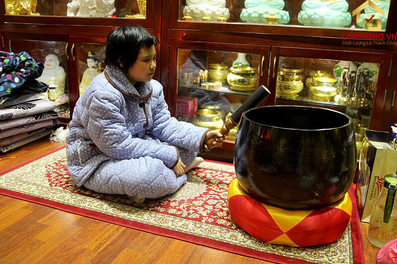 Người thỉnh chuông cần phải giữ cho tâm thể hiện được sự thành kính và trang nghiêm