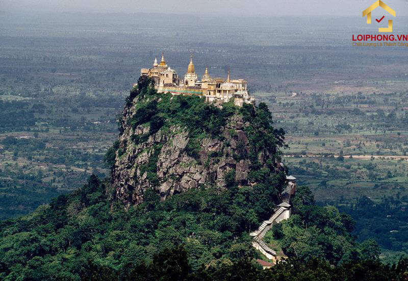 Chùa Phật giáo Taung Kalat, Myanmar