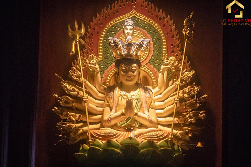 Tượng gỗ Thiên thủ Thiên nhãn Thập nhất Diện Quán Thế Âm Bồ Tát