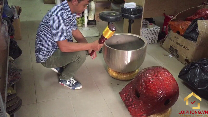 Kiểm tra về độ ngân của chuông tụng kinh khi lựa chọn