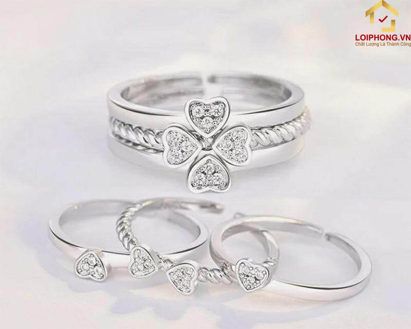 Nhẫn cỏ 4 lá ba chiếc