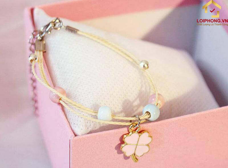 Vòng tay cỏ 4 lá