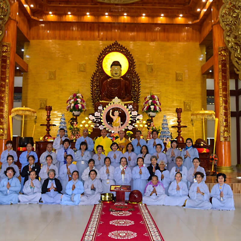 Cúng dường Pháp Bảo