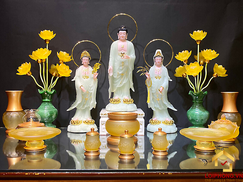 Đèn thờ Phật tại Lôi Phong