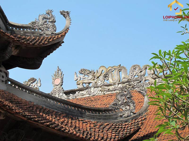 Kiến trúc mái chồng như những cánh hoa xòe