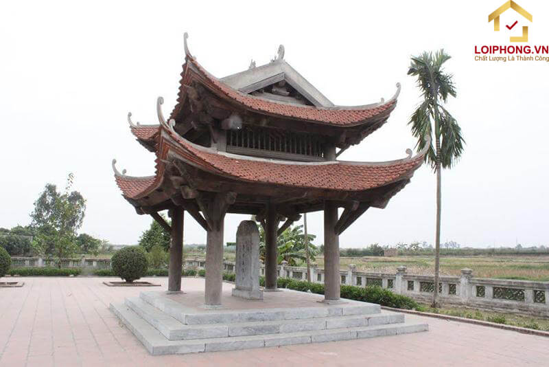 Nhà bia ở phía Đông đền Đô