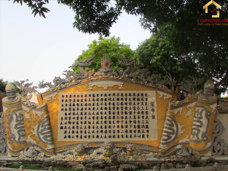 Bức cuốn thư “Chiếu dời đô” bằng gốm Bát Tràng