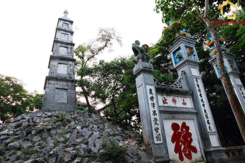 Cổng Nghi Môn và Tháp Bút