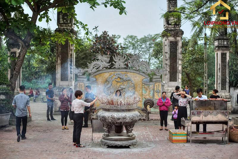 Giá trị văn hóa tâm linh đền ông Hoàng Mười