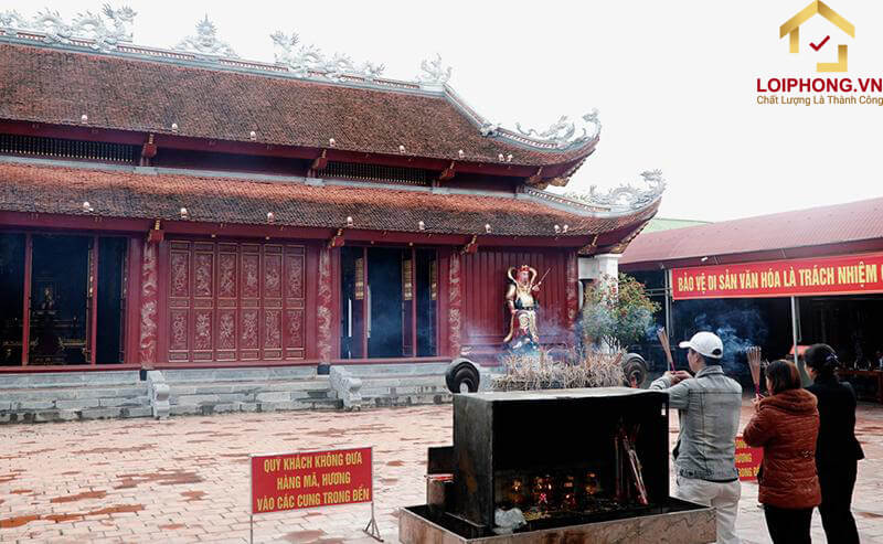 Khám phá kiến trúc đền ông Hoàng Mười