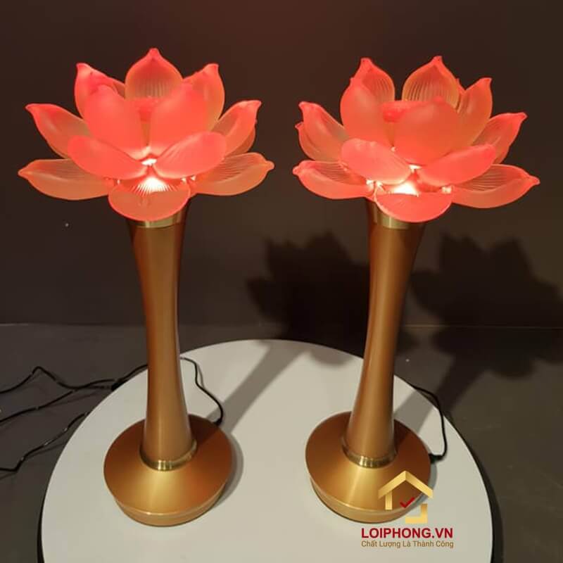 Đèn thờ hoa sen cao cấp một bông bằng lưu ly, hoa sen nở rộ