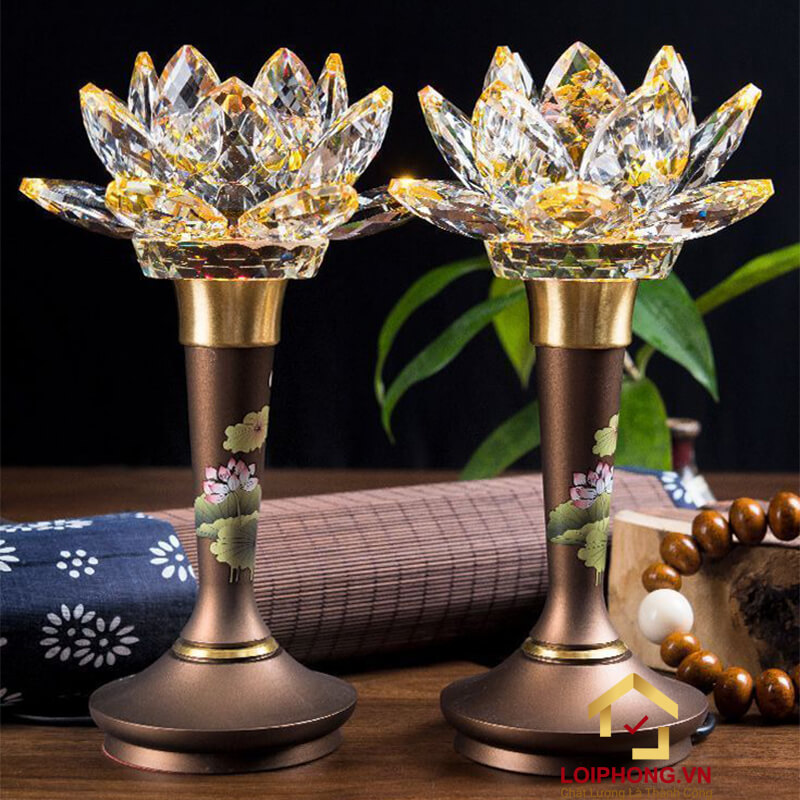 Đèn hoa sen pha lê để bàn thờ cao cấp tại Lôi Phong