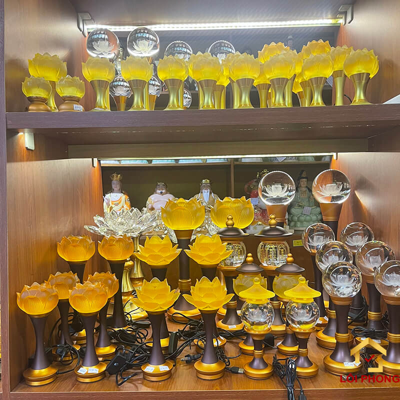 Đèn thờ tích điện thể hiện cho sự tôn trọng của con cháu đối với tổ tiên, những người đã khuất