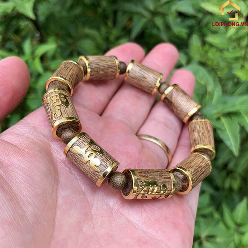 Vòng Trầm Hương loại 1 có giá bán lên tới hàng chục triệu đồng