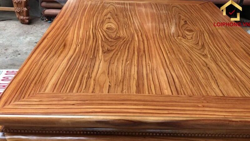 Gỗ Gõ sở hữu những đường vân bắt mắt trông như các vết vằn của con hổ