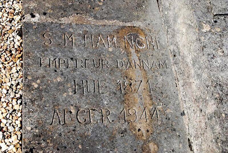 Mộ vua Hàm Nghi tại Pháp