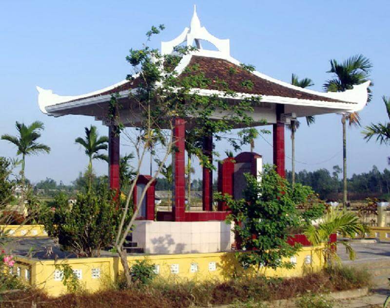 Mộ Tổng đốc Hoàng Diệu ở làng Xuân Đài, Điện Bàn