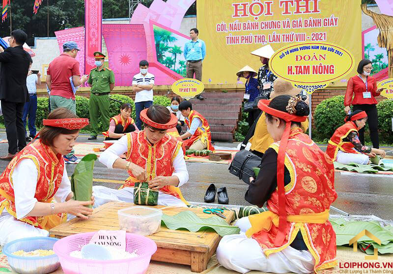 Hội thi gói bánh chưng được tổ chức vào ngày giỗ Tổ Hùng Vương