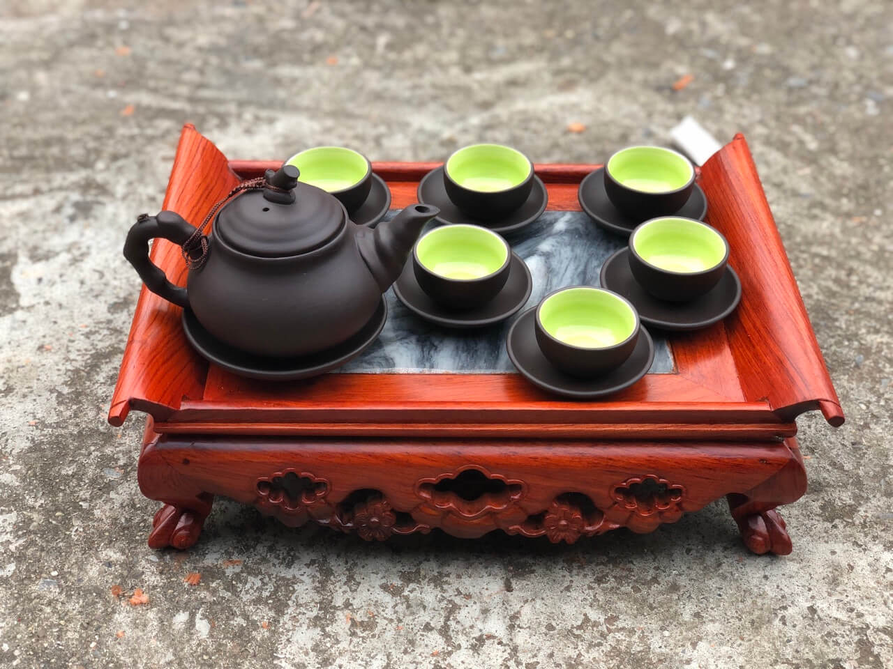 Khay trà gỗ hương kích thước dài 37 x rộng 27 x cao 13 cm đục hoa sen