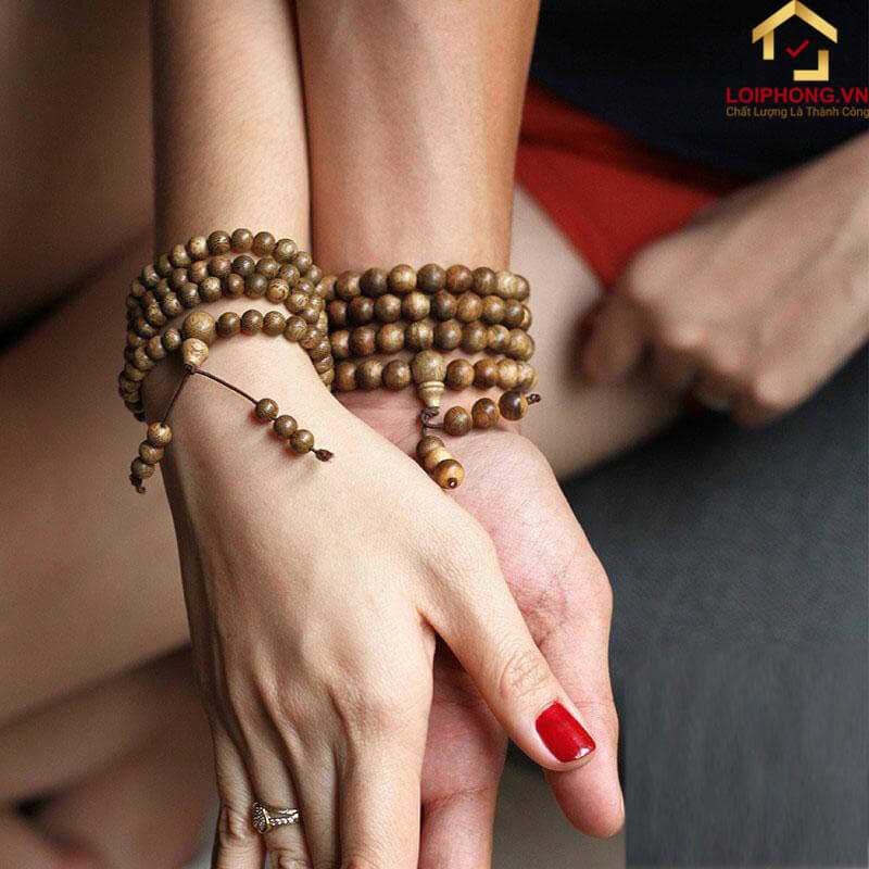 Đeo vòng tay Trầm Hương giúp cho cơ thể khỏe mạnh, giảm bớt căng thẳng mệt mỏi